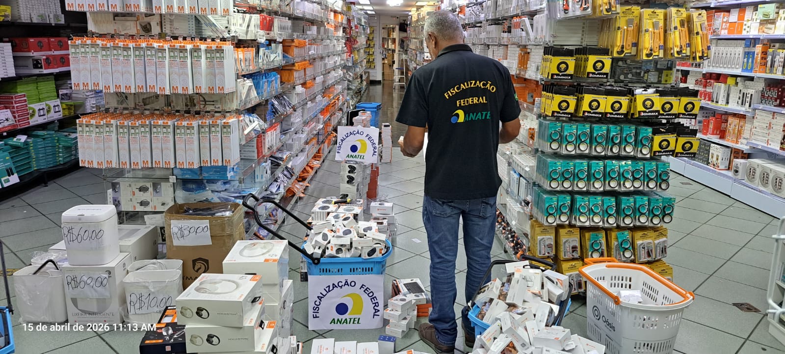 Anatel Espírito Santo apreende mais de 600 produtos irregulares em Vitória