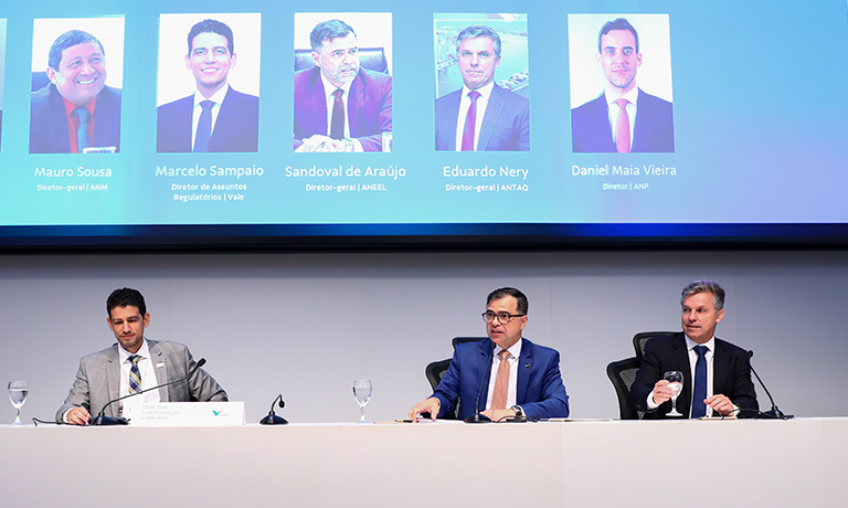 O diretor-geral da ANEEL, Sandoval Feitosa, participou de encontro promovido pela Vale