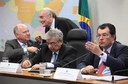 Eduardo Braga defende o setor mineral durante audiência no Senado