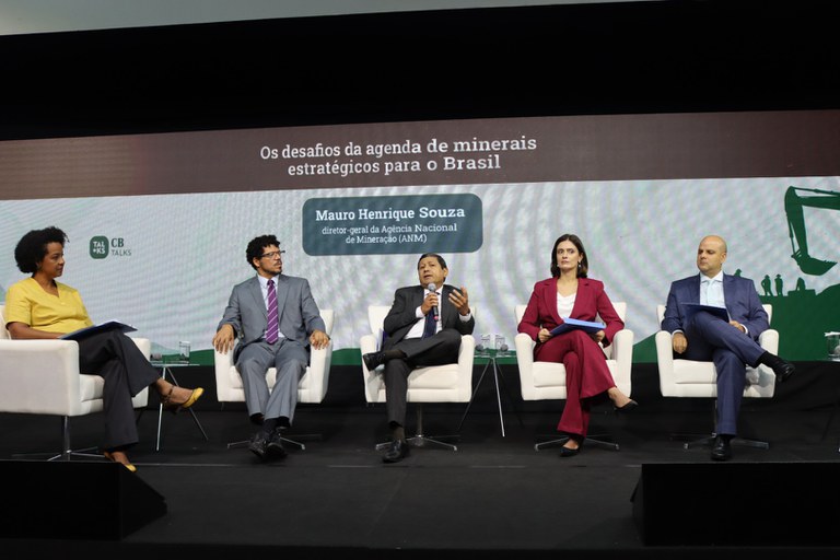Evento reuniu especialistas, autoridades e sociedade civil no jornal Correio Braziliense.