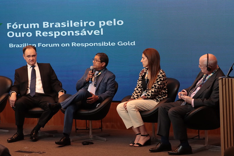 Fotos do Fórum Brasileiro pelo Ouro Responsável estão disponíveis