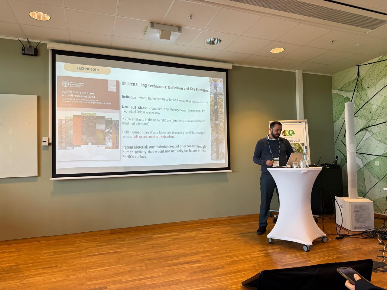 Fabio Perlatti Apresentando seu painel