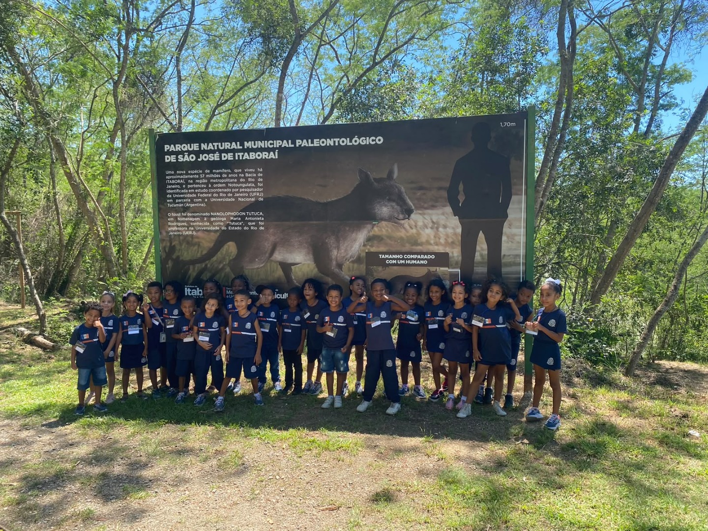 crianças no parque itaborai