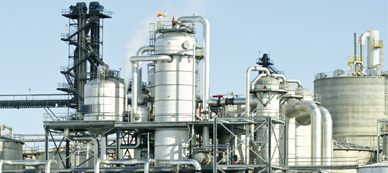 Produção de derivados de petróleo e processamento de gás natural