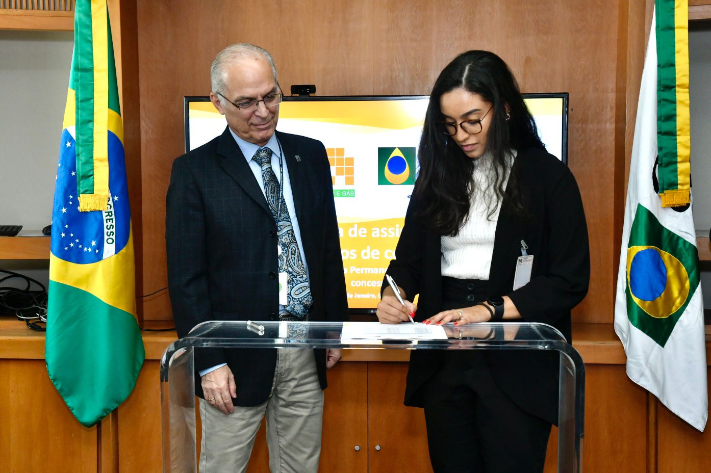 08/12/2022 - Assinatura dos contratos de blocos arrematados no 3º Ciclo da Oferta Permanente de Concessão (OPC)