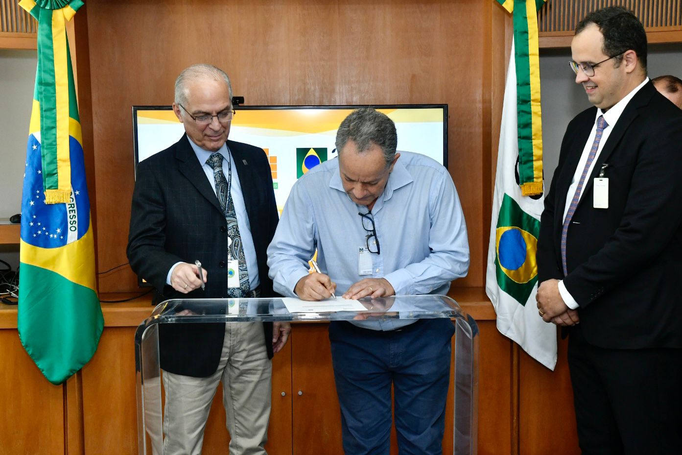 08/12/2022 - Assinatura dos contratos de blocos arrematados no 3º Ciclo da Oferta Permanente de Concessão (OPC)