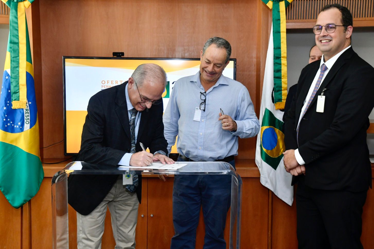 08/12/2022 - Assinatura dos contratos de blocos arrematados no 3º Ciclo da Oferta Permanente de Concessão (OPC)