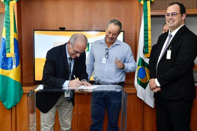 08/12/2022 - Assinatura dos contratos de blocos arrematados no 3º Ciclo da Oferta Permanente de Concessão (OPC)