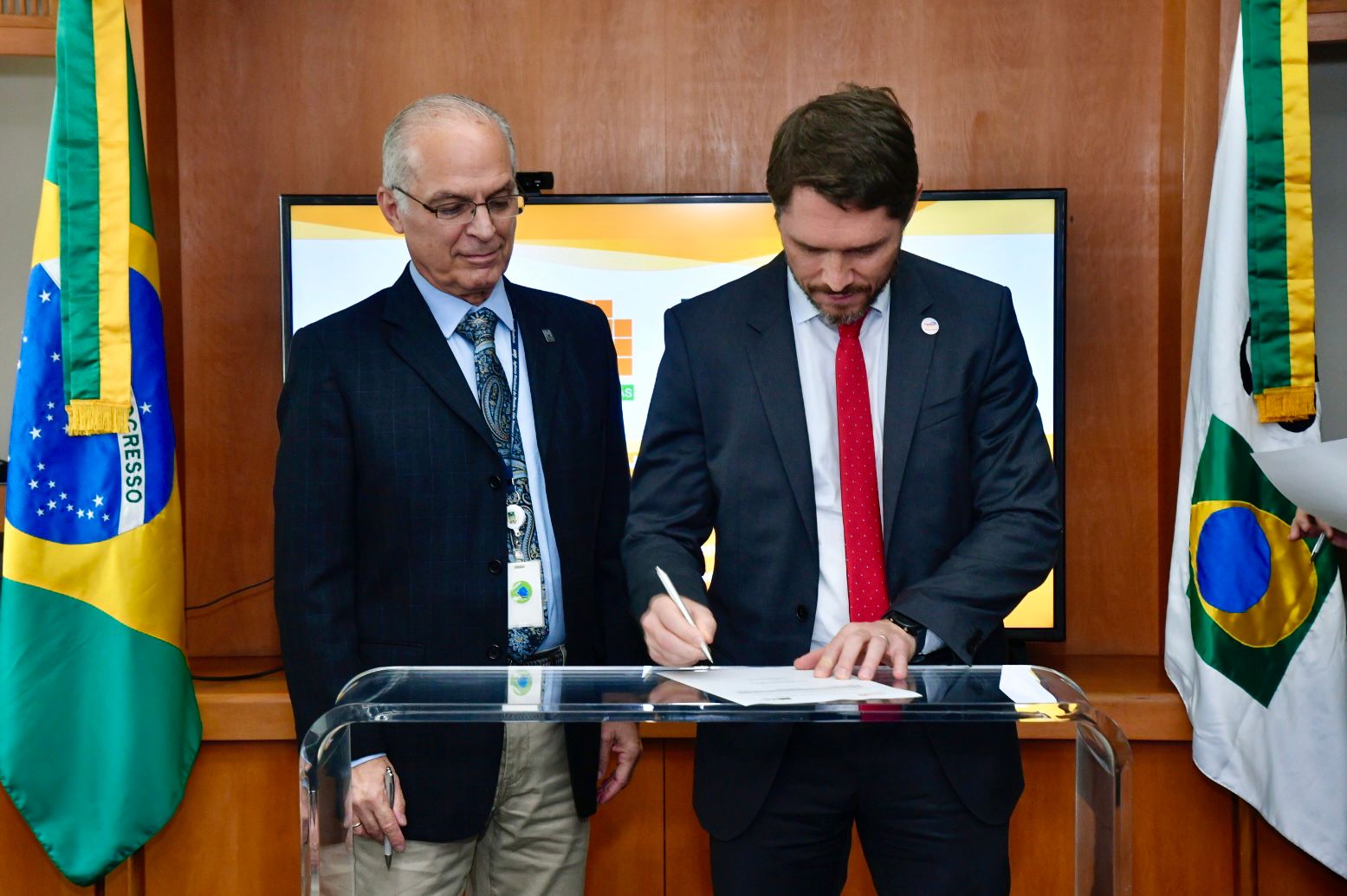 08/12/2022 - Assinatura dos contratos de blocos arrematados no 3º Ciclo da Oferta Permanente de Concessão (OPC)