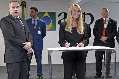 Assinatura dos contratos da 16ª Rodada e 1º Ciclo da Oferta Permanente