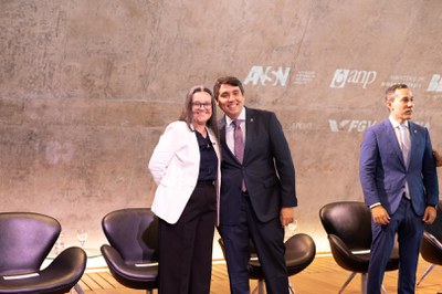 Diretora Symone Araújo e Diretor Pietro Mendes