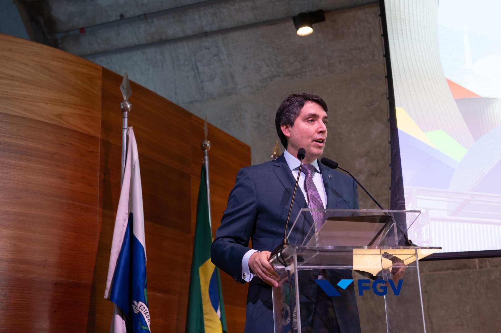 Pietro Mendes faz discurso