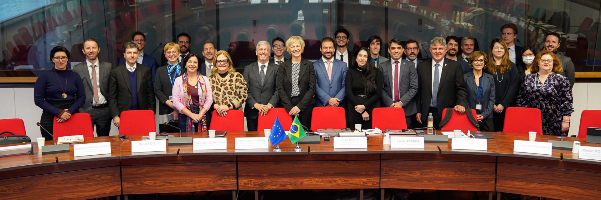 carrossel_dialogo_digital_brasil_ue.jpg