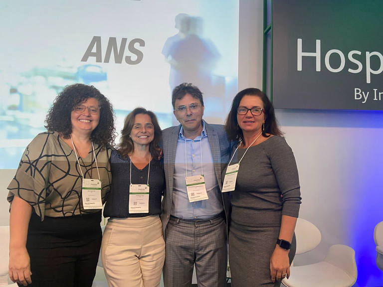 Equipe da DIPRO na Feira Hospitalar 2024. Foto: ANS