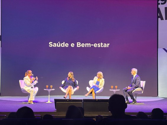 Os integrantes do painel Saúde e Bem-Estar: Eliane Medeiros, Renata Gil, Flavia Alessandra, e Otaviano Costa