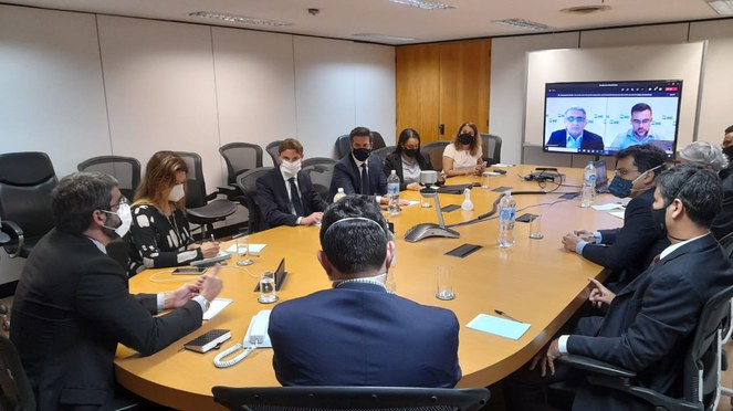 Da esquerda para a direita: Paulo Rebello, Mauricio Nunes, Eduardo Calasans, Pedro Vilella, João Barroca, Isabella Eckstein, Larissa Barbeiro, Fernando Parrillo, Gilberto Menin e Lenise Sechhin
