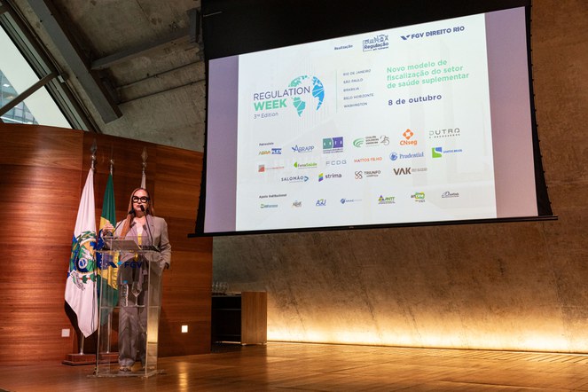 A diretora de Fiscalização da ANS na abertura da 3ª edição da Regulation Week