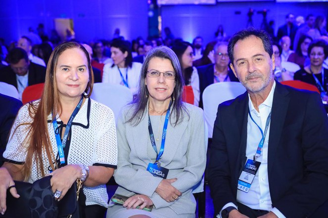 Diretora de Fiscalização, Eliane Medeiros, diretora-presidente interina, Carla Soares, e diretor de Normas e Habilitação de Operadoras da ANS, Jorge Aquino, marcam presença no evento da Unidas