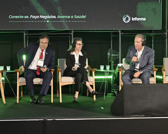 A diretora de Gestão da ANS, Carla Soares, participa do painel Saúde em Transformação: Cuidando do Agora e do Amanhã