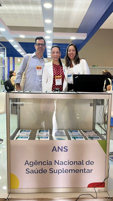 08 Abrasco_estande Riani, Dani e Bion.jpeg