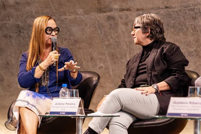 A diretora da ANS, Eliane Medeiros, debateu na mesa sobre relacionamento entre operadoras e beneficiários
