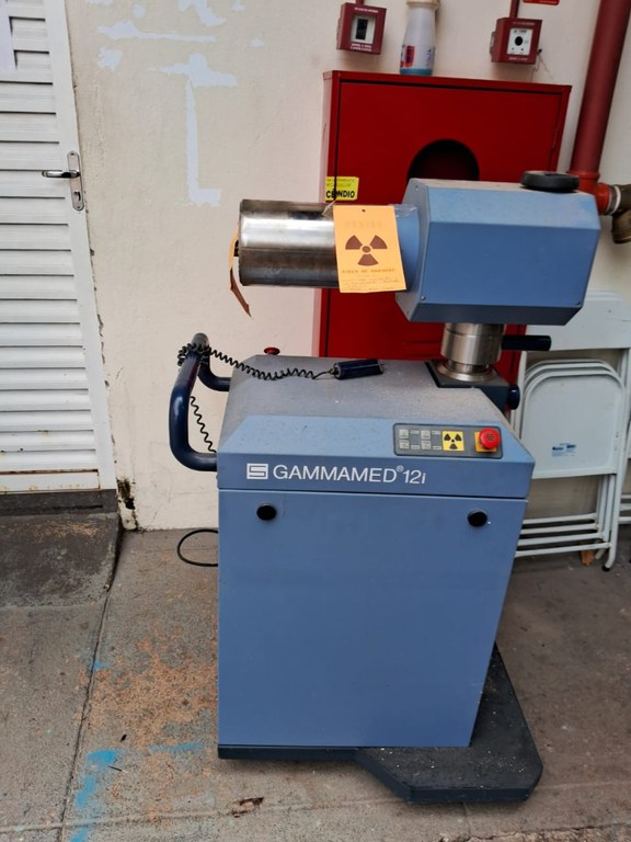 Equipamento pronto para ser colocado no veículo de transporte.