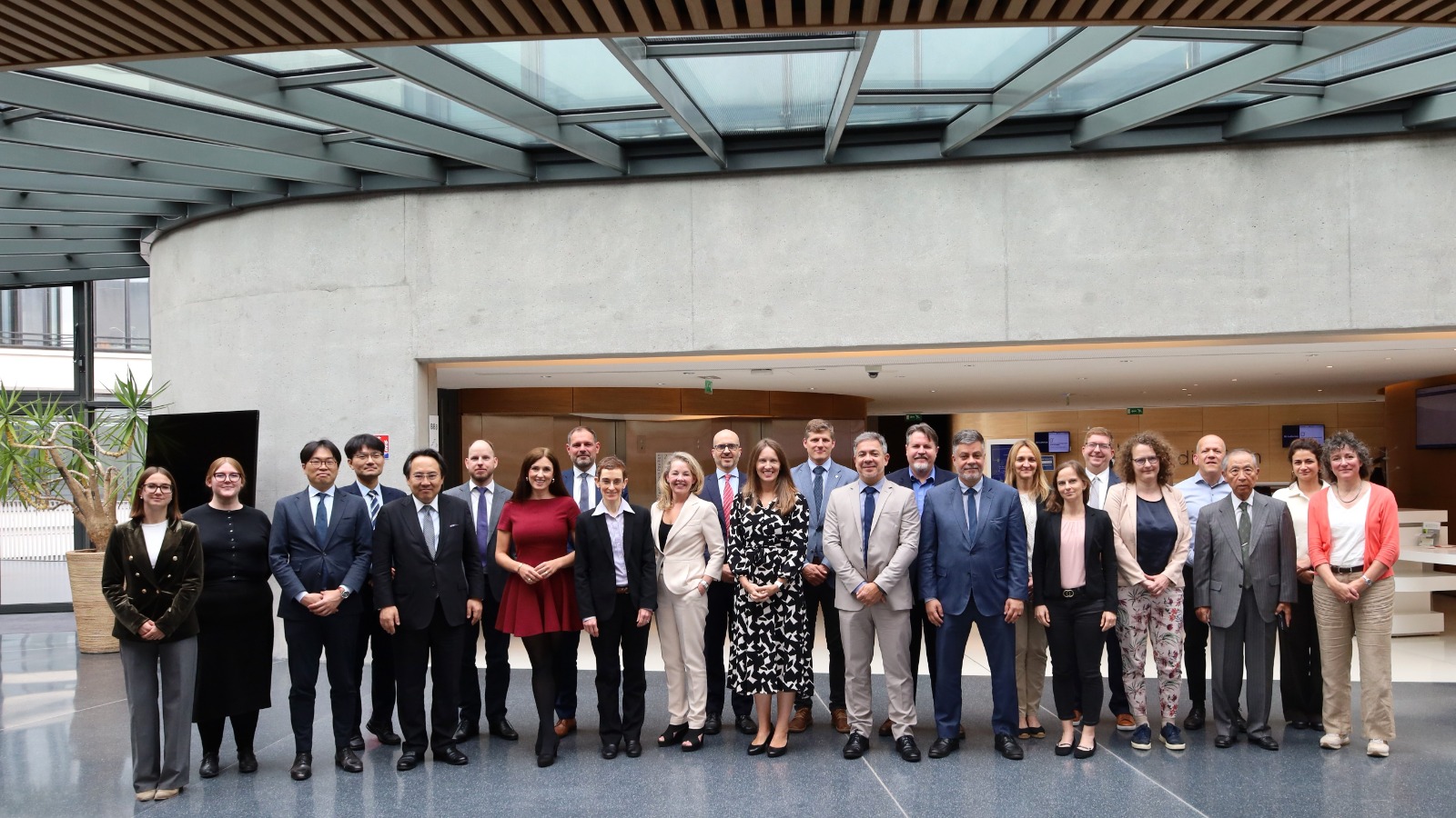 Delegações participantes do WPLANS, em Paris.
