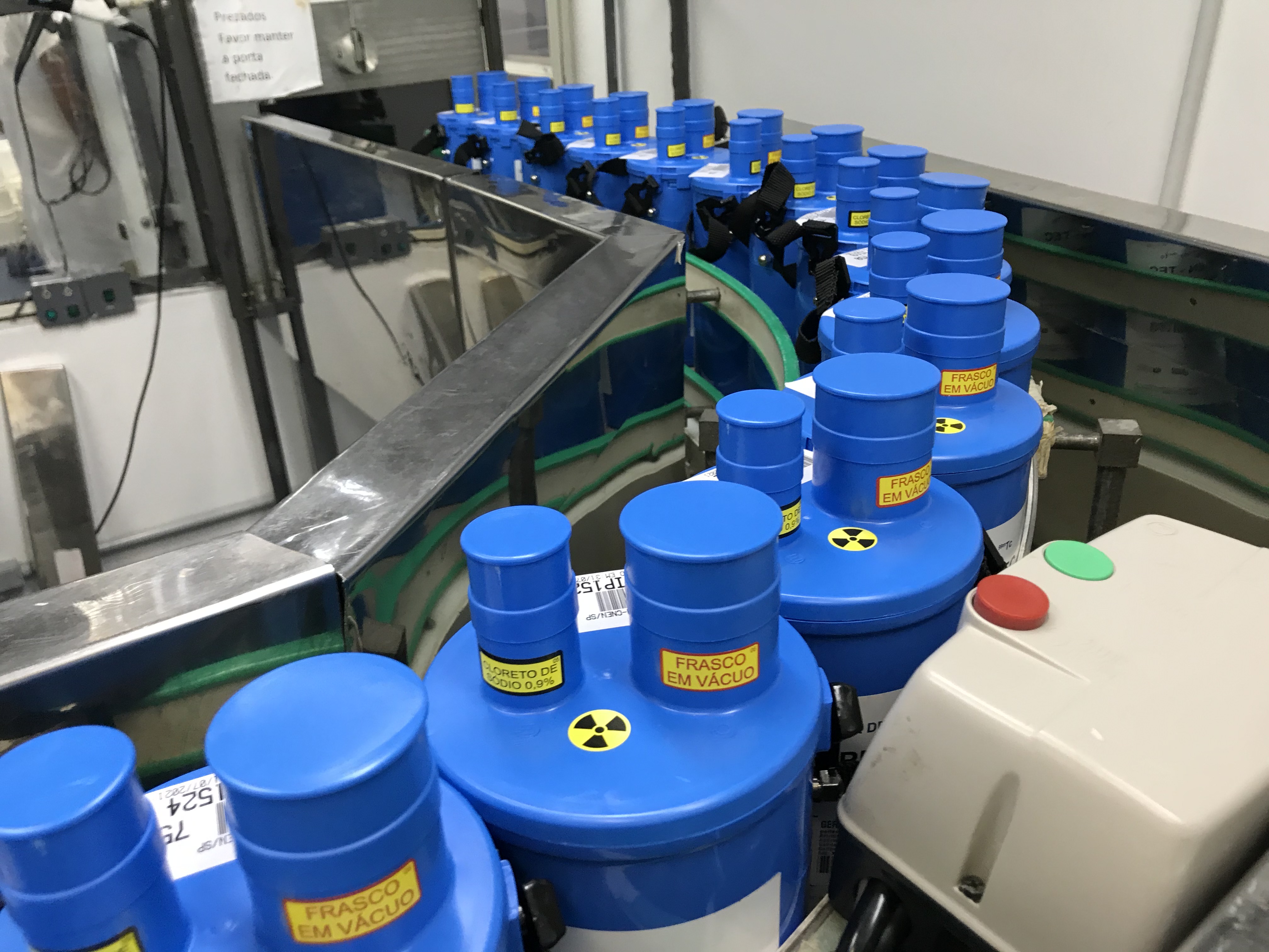 Linha de produção de Geradores de Tc-99 no IPEN/CNEN (Foto: Emerson Bernardes)