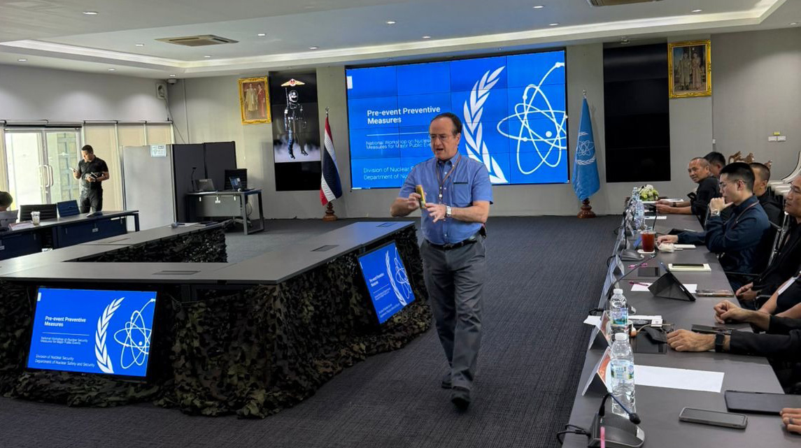 Raul Santos, do IRD/ANSN, ministrou o treinamento em segurança nuclear, a convite do governo tailandês e da AIEA.