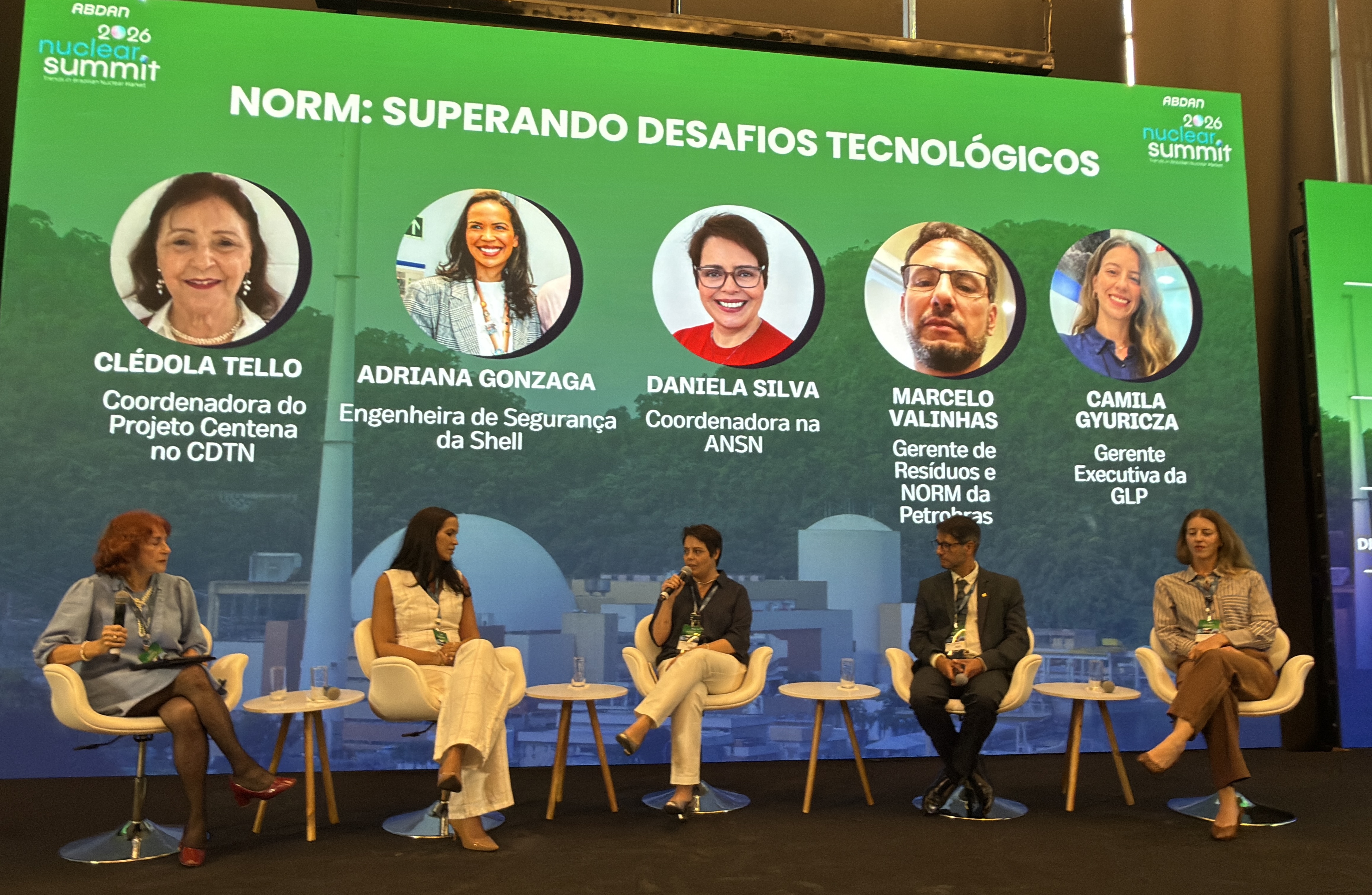 Daniela destacou o avanço da ANSN na construção de um arcabouço regulatório moderno, coerente e proporcional ao risco, especialmente no contexto do NORM em atividades petrolíferas.