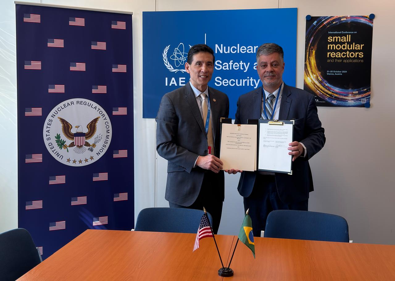 Ho Nieh, presidente da NRC, e Alessandro Facure, diretor-presidente da ANSN.