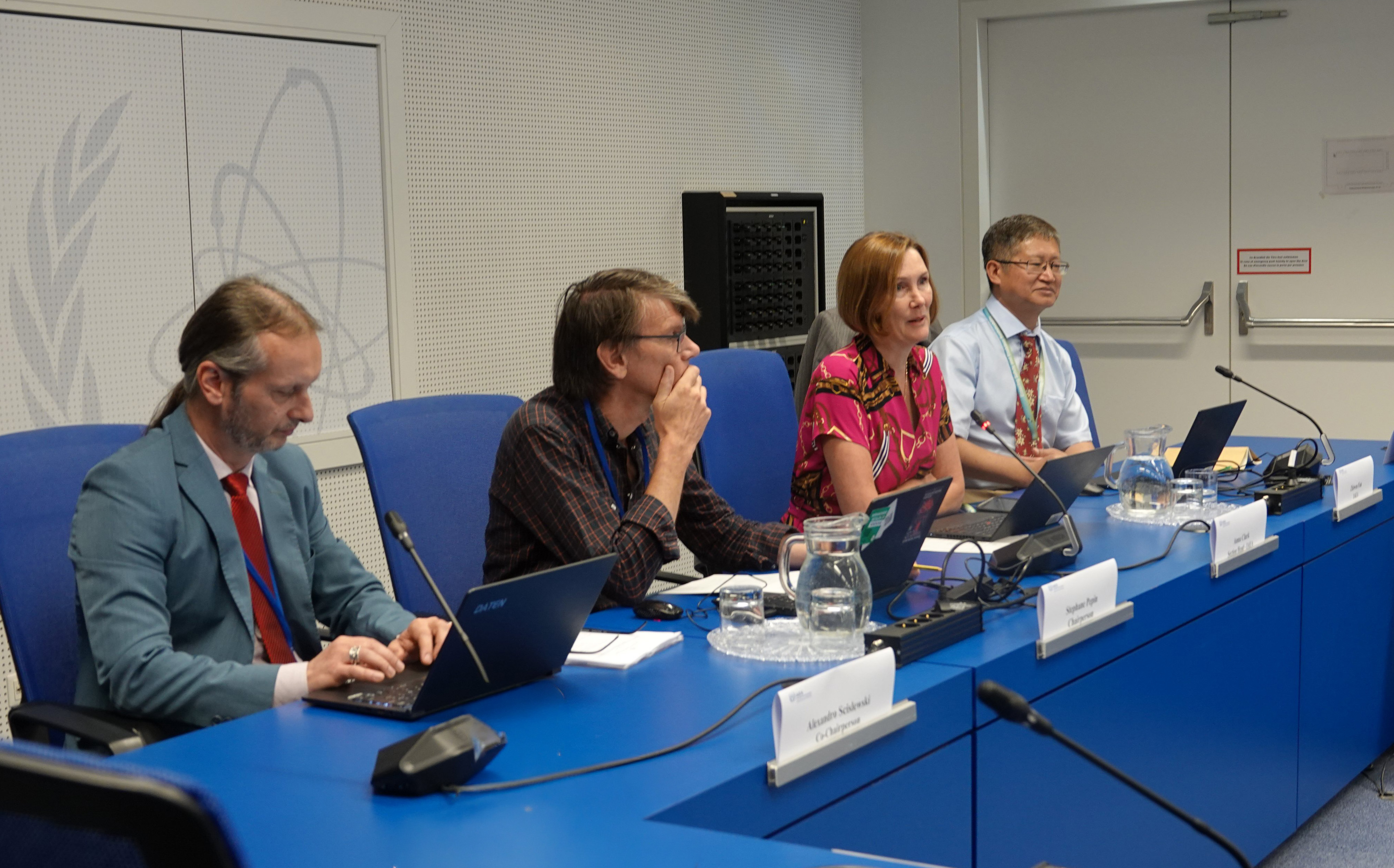 Alexandro Scislewski (à esquerda) coordenou as discussões do Grupo de Trabalho de Produção de Urânio (Divulgação IAEA)