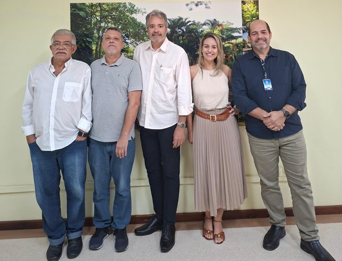 Presidente da SBM, Alexandre Mendes, e a coordenadora de eventos, Bruna Pamplona., durante visita ao IRD/ANSN