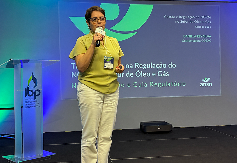 Daniela Rey, coordenadora da ANSN/Unidade Poços de Caldas, em sua apresentação.
