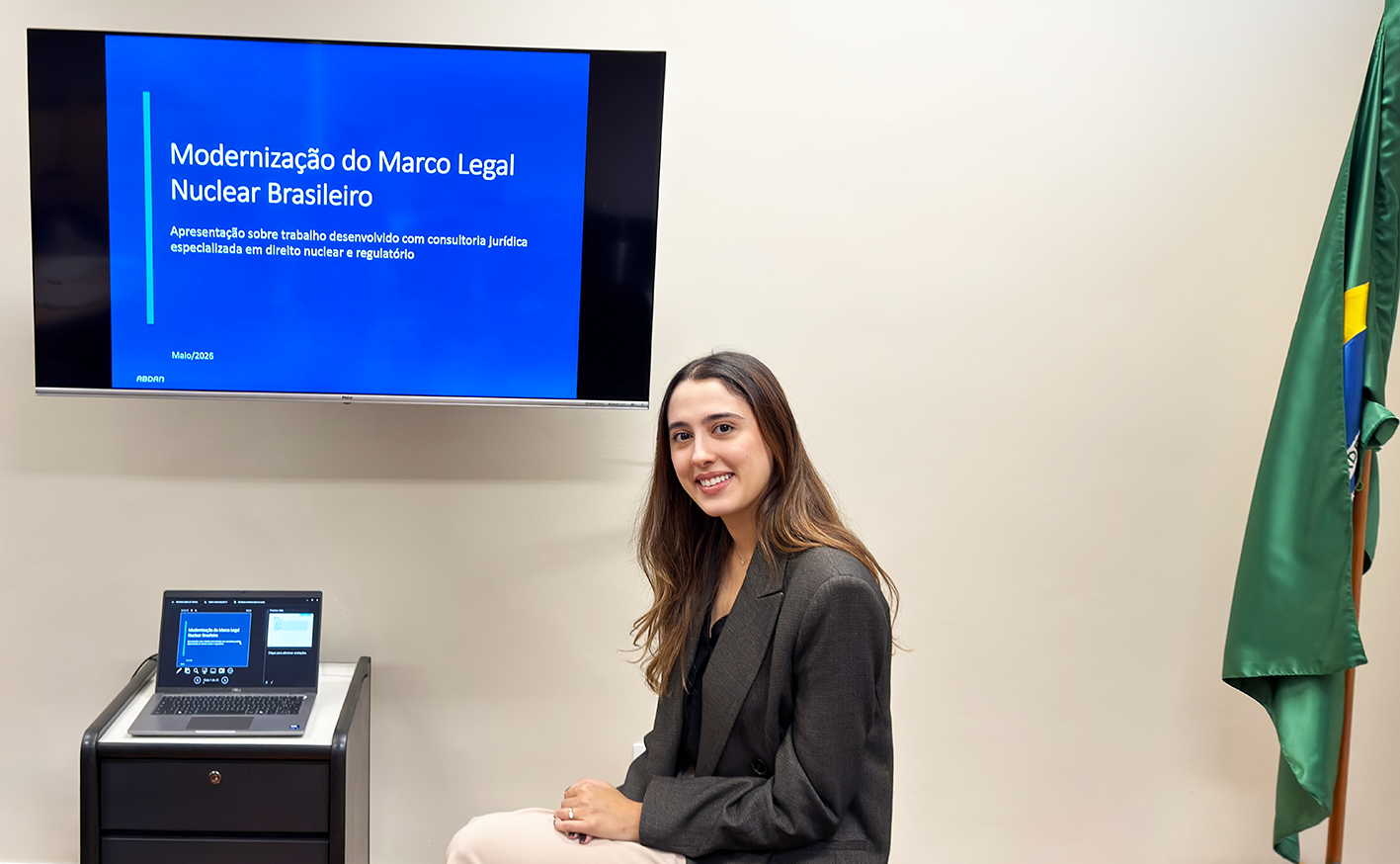 Monise Andrade é especialista em em direito nuclear e regulatório.