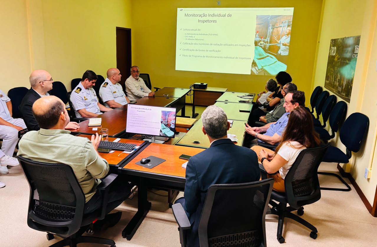 Reunião entre a SecNSNQ e o ANSN/IRD reforça o alinhamento a práticas regulatórias (Foto: Bianca Wendhausen/ANSN)