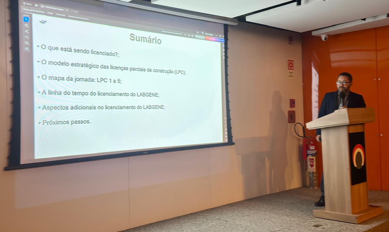 Daniel Palma apresentou um panorama detalhado do processo de licenciamento do LABGENE