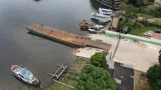 Instalação de apoio à navegação interior.