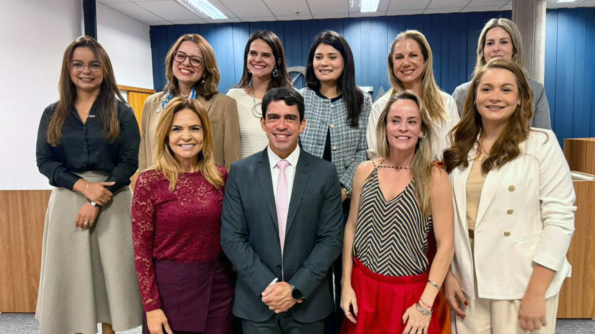 Publicação orienta ações voltadas à equidade de gênero e ao fortalecimento da presença de mulheres em posições de decisão.
