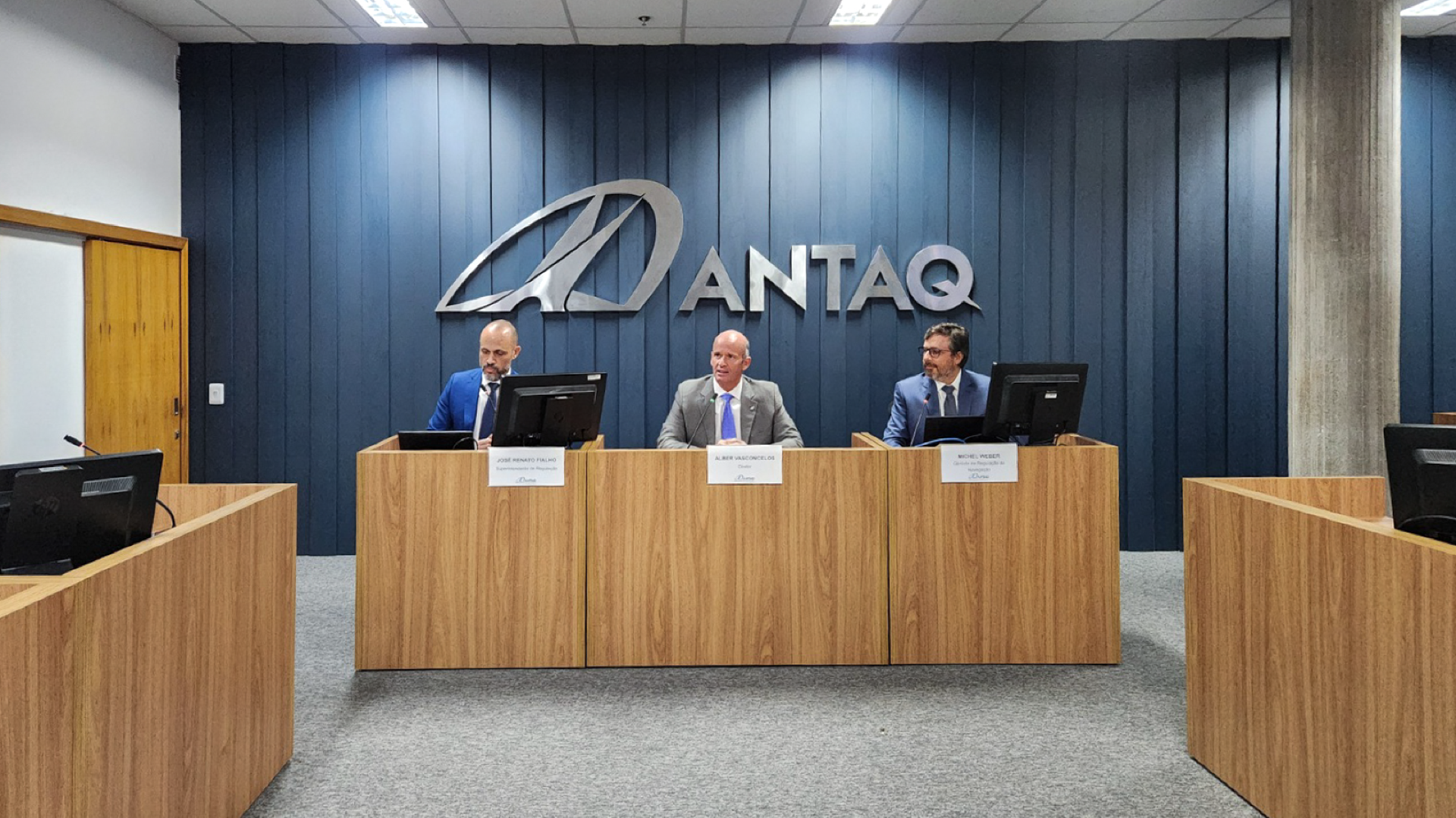 Encontro esclareceu aspectos do tema e contribuiu para fundamentar a tomada de subsídios