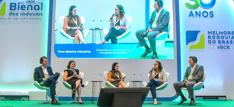 Foto do Painel na Bienal com Kalyana