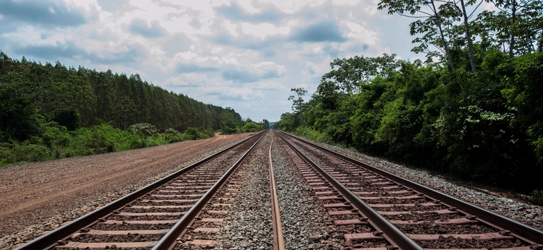 IMAGEM DE UMA FERROVIA