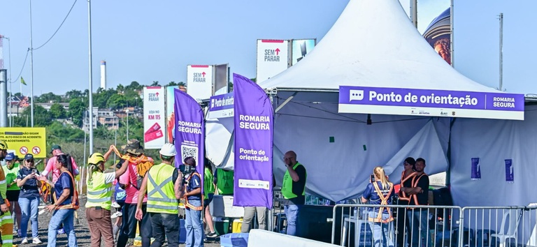 IMAGEM COM UMA TENDA NA ROVIAI PRESTANDO AJUDA PARA OS ROMEIROS