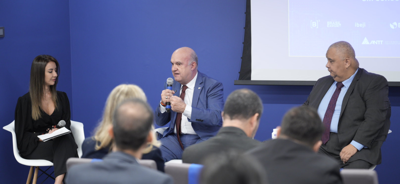 Diretor da ANTT, Alex Azevedo, participa de debate no Infra Talks