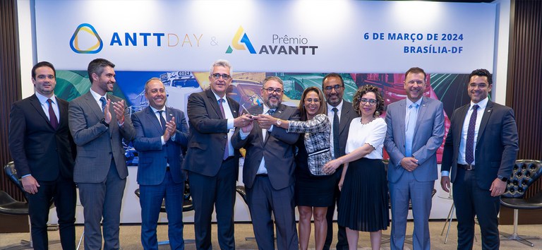 Agência premia práticas e ações que fortaleceram o setor de transportes terrestres em 2023