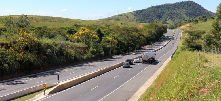 Foto da BR-101 da Autopista Fluminense
