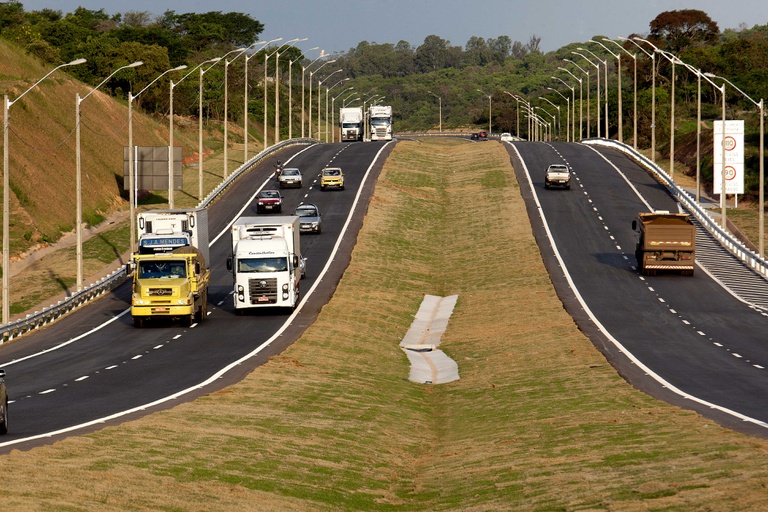 Rodovia_Fernao_Dias_Contorno_21-10-13.jpg