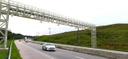 Foto mostrando pórtico do free flow em rodovia federal concedida pela ANTT