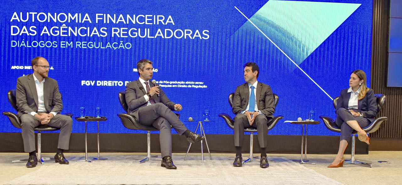 Evento reuniu autoridades e especialistas para discutir independência, eficiência e qualidade na regulação de serviços públicos