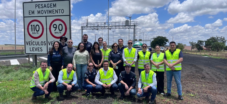 ANTT e ARTEMIG visitam centro de controle da Ecovias do Cerrado para conhecer operação de pesagem em movimento